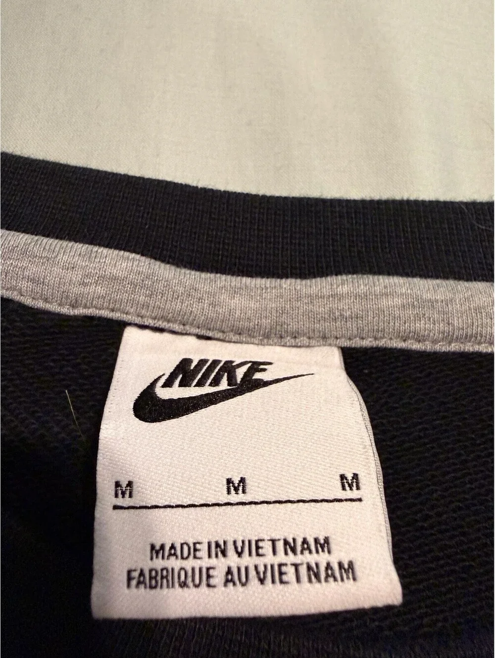 Nike Mens Solid Black Crew Neck Pullover Sweatshirt Swoosh Logo Long Sleeve M